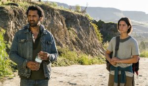 amcs-fear-the-walking-dead-season-2-episode-10-travis-and-chris-2